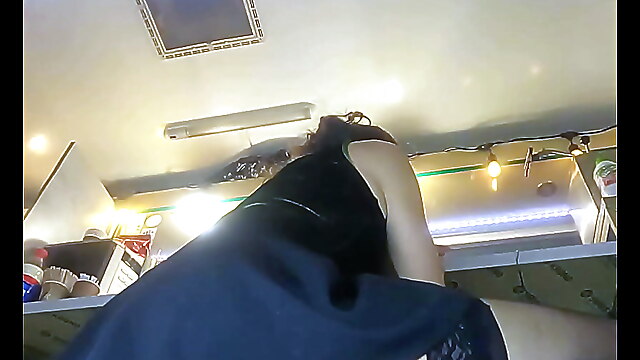 Upskirt big labia, big lips amateur, work voyeur, cunt flash, girls flashing cooch