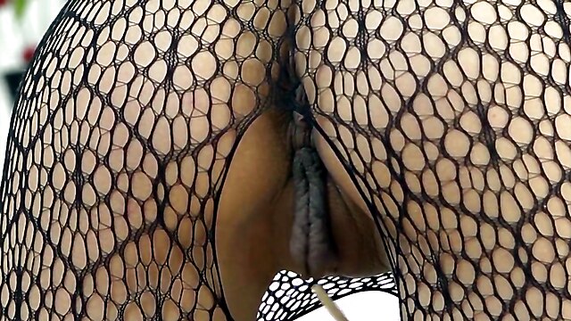Big ass girl shaking her ass video, big ass lips, big pussy lips big tits, amateur with big ass, shake that big butt