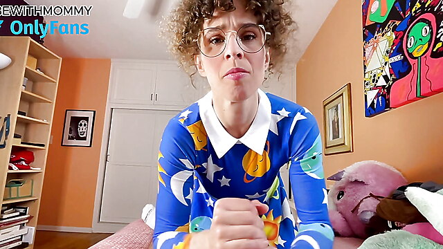 Femdom mom worship, joi milf ass feet, footjob face handjob, femdom handjob glasses, femdom fetish softcore