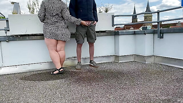 Big ass mature curvy, amateur curvy mature, parking piss, curvy natural hairy, homemade piss mature